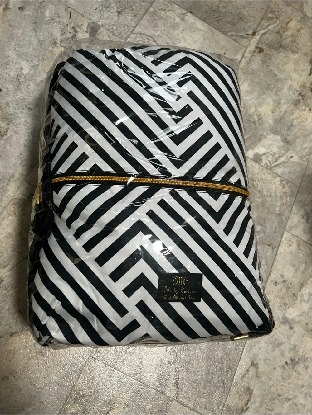 NWT Minky Couture Everywhere Blanket-Black Geo